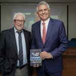 Caiado relembra eleição presidencial de 1989 em lançamento de livro