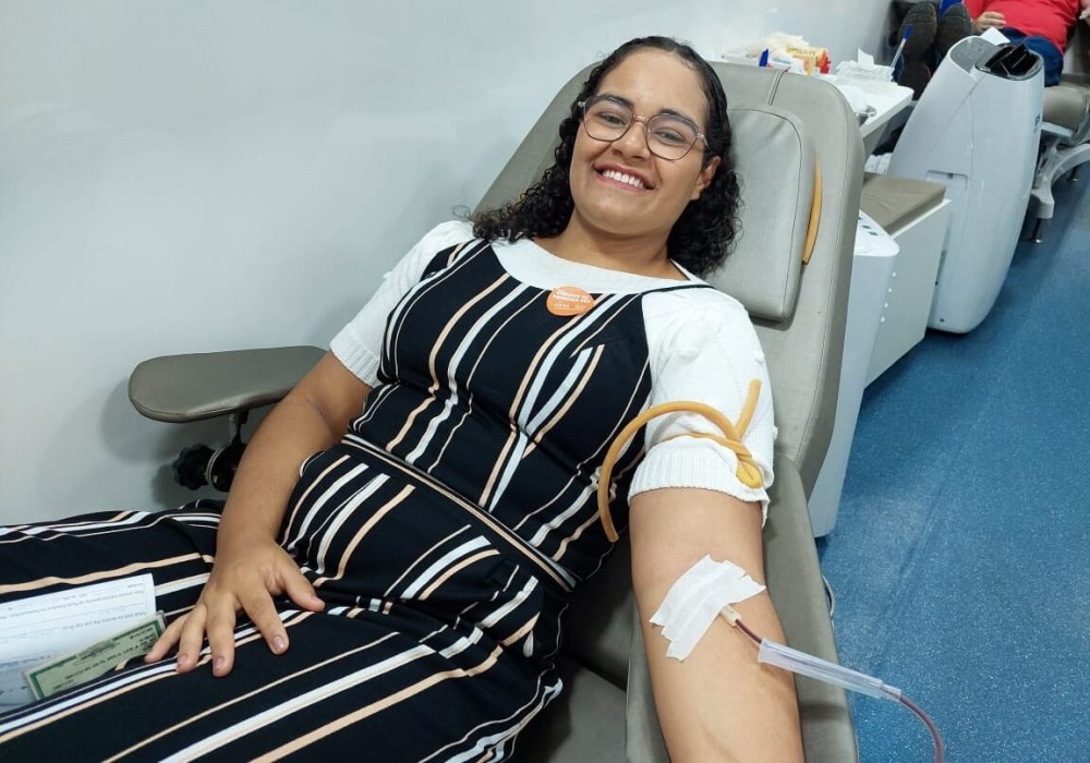 Hugo recebe unidade móvel de doação de sangue