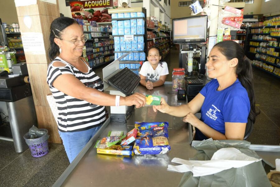 Goiás Social entrega benefícios em sete municípios