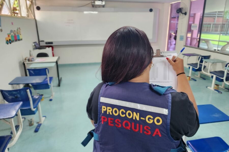 Procon aponta variação de quase 170% no valor da mensalidade escolar