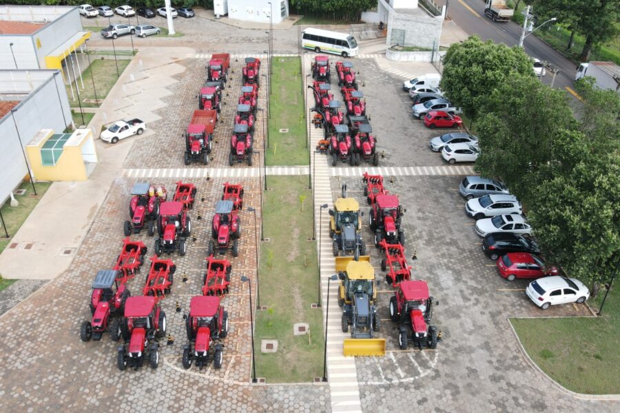 Governo repassa mais máquinas e equipamentos  a municípios goianos