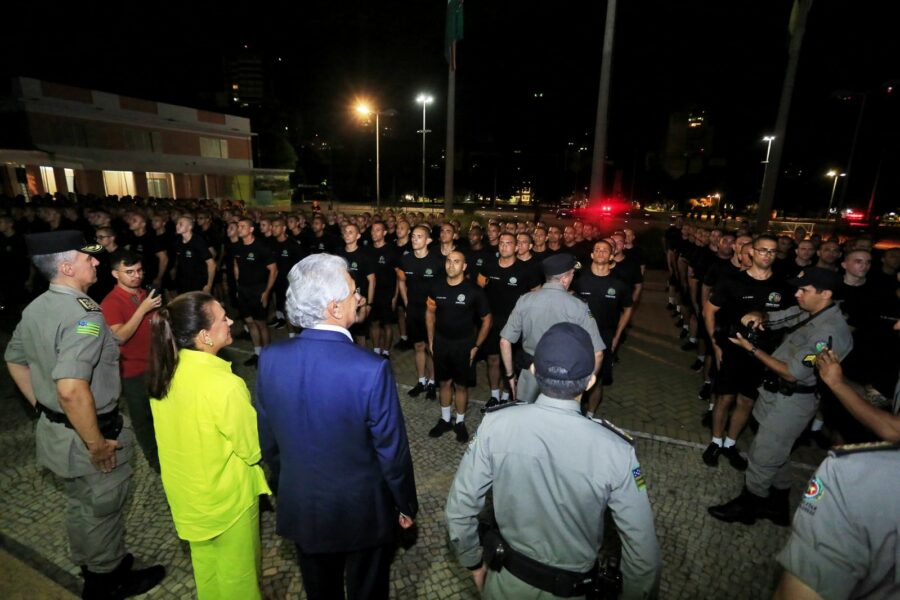 Governador recepciona alunos da Polícia Militar