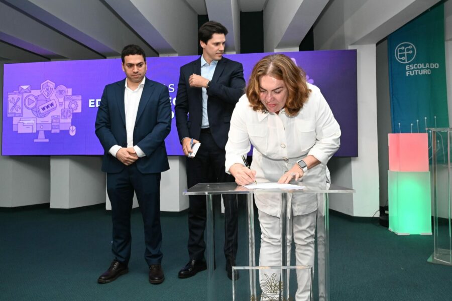 Governo lança programas de qualificação em tecnologia para estudantes