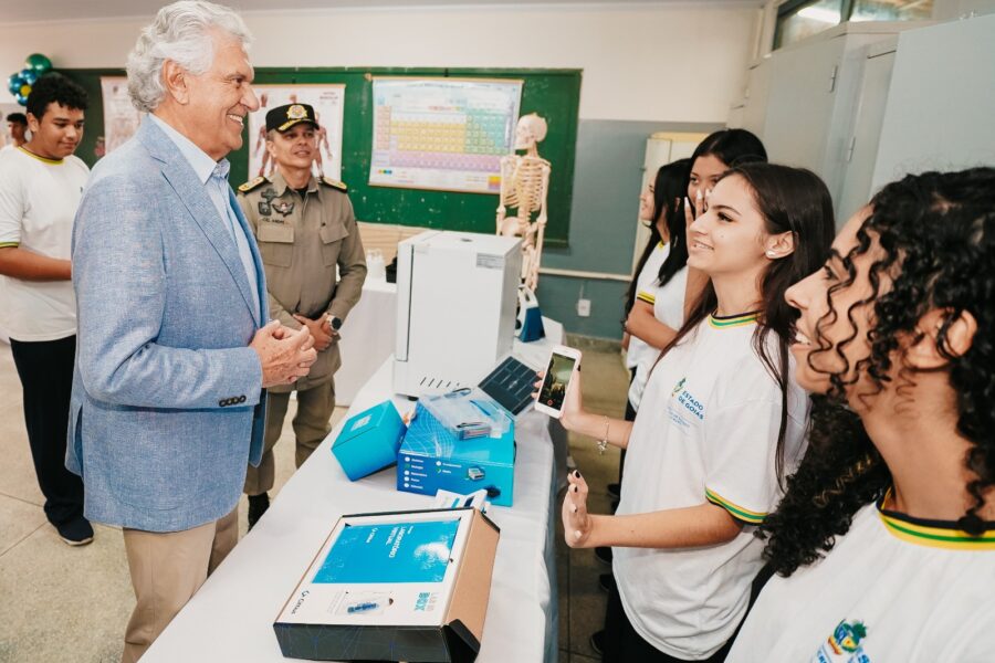 Governo amplia Bolsa Estudo até 2026 e estende benefício ao 9º ano