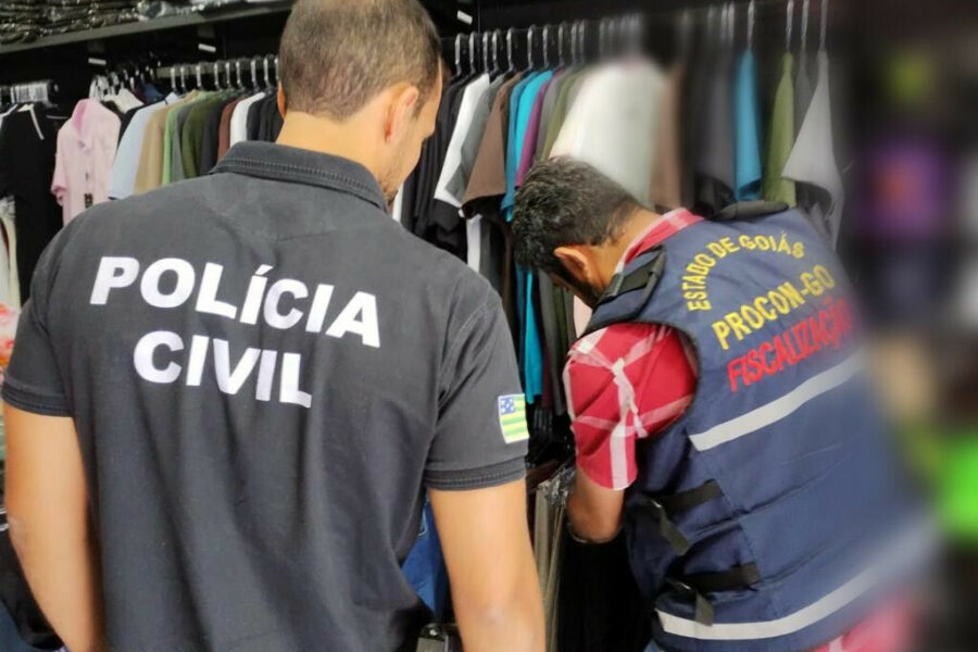 Procon fiscaliza comércio na véspera da Black Friday