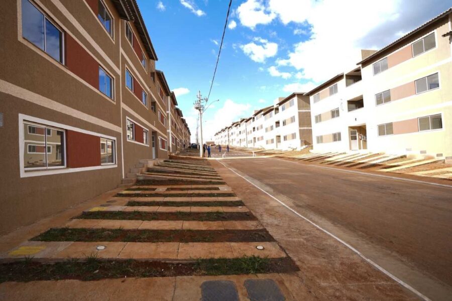 Crédito parceria: governo entrega apartamentos em Valparaíso de Goiás
