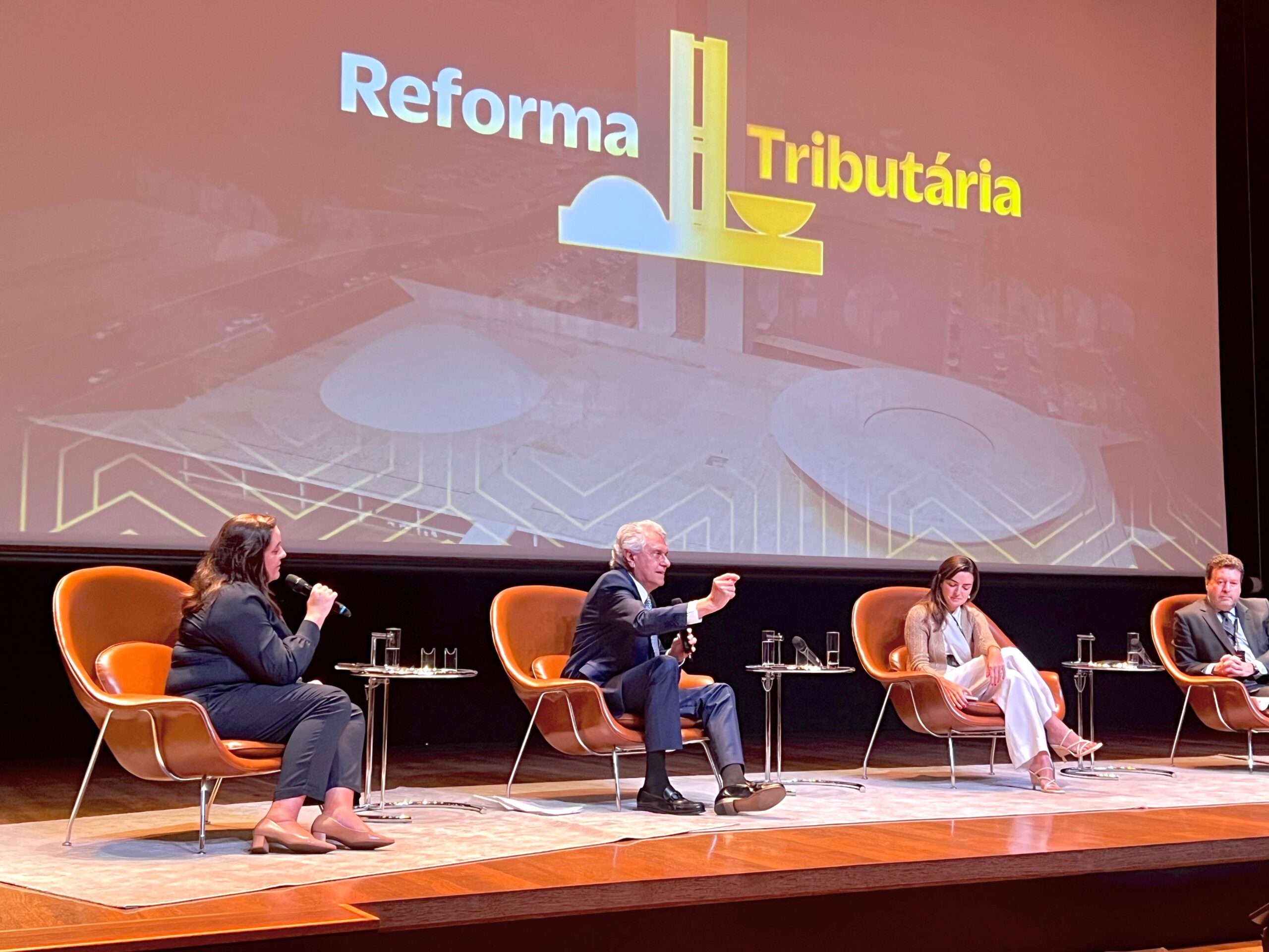 Caiado debate mudanças na reforma tributária em São Paulo