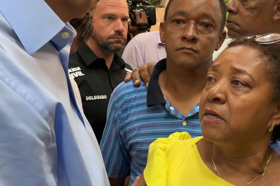 Em velório de Amélia Vitória, Caiado cobra leis mais duras contra crimes de estupro e assassinato