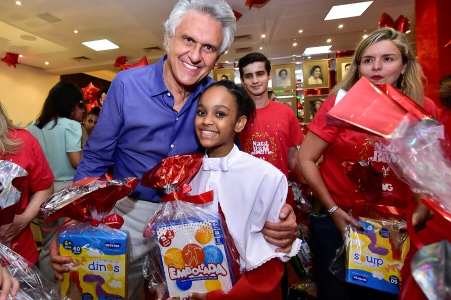 Caiado inaugura Colégio Estadual da PM em Catalão