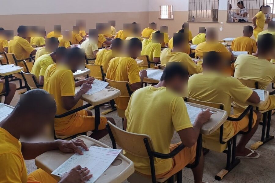 Mais de 2 mil presos fazem o Enem pelo segundo ano consecutivo