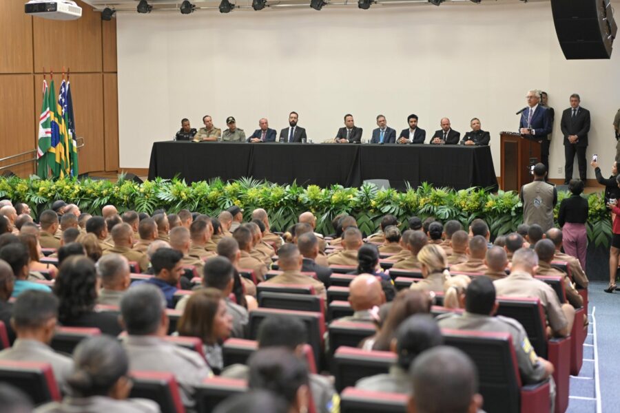 Caiado ressalta fator estratégico da inteligência policial no combate à criminalidade