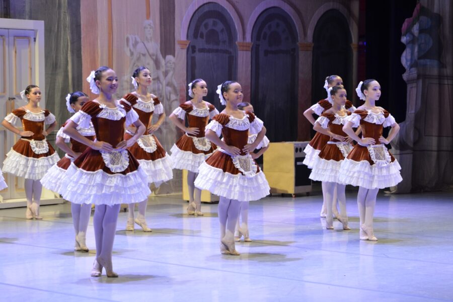 Basileu França apresenta os renomados musicais Chicago e Mary Poppins