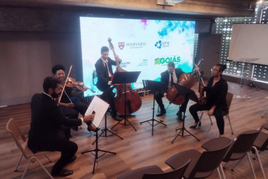 Quinteto de Cordas da Filarmônica de Goiás se apresenta no Sarau do HGG