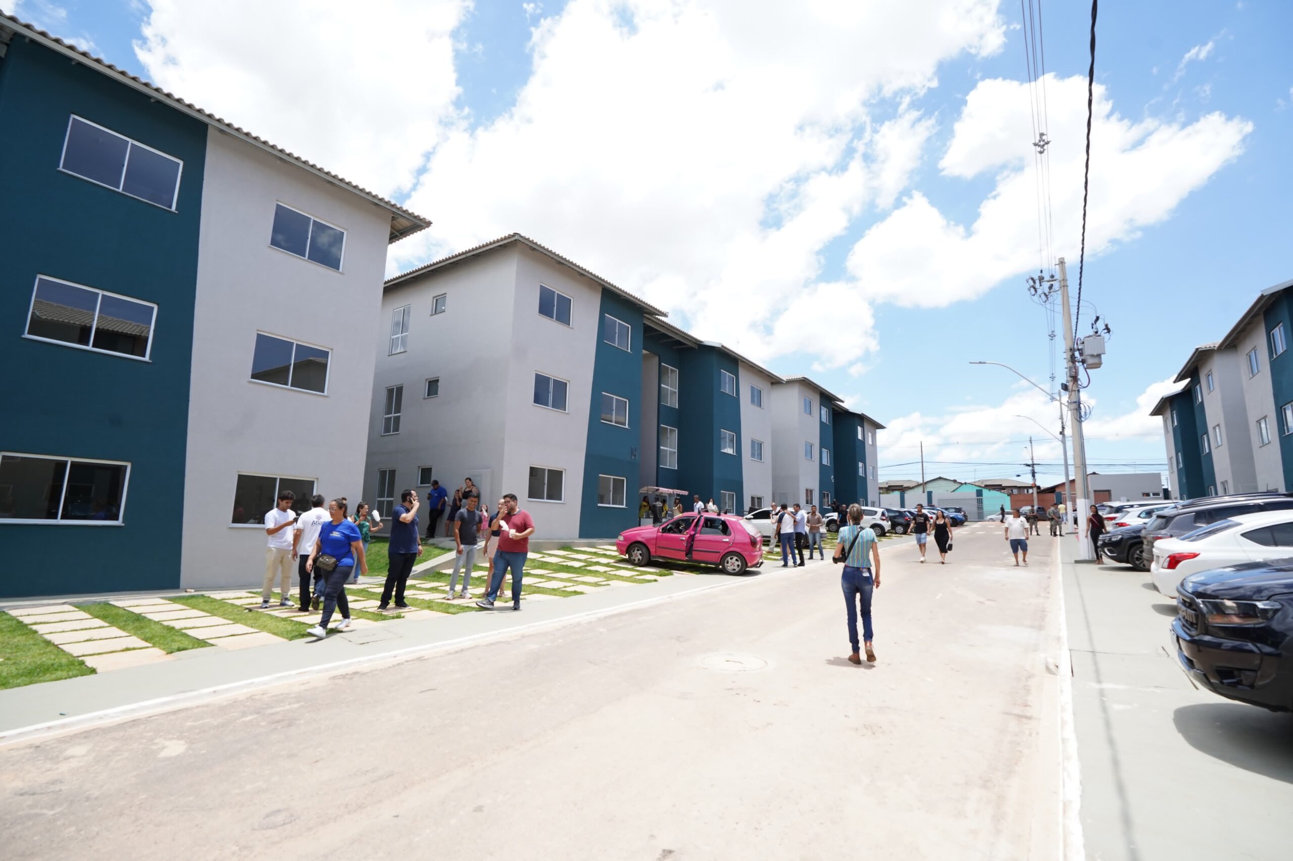 Estado entrega 180 moradias em Valparaíso de Goiás