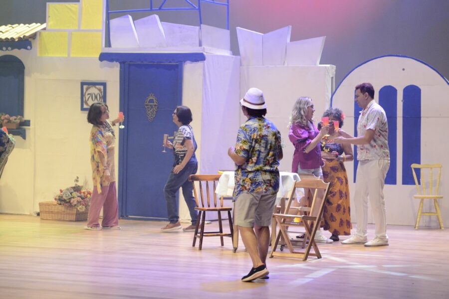 Basileu França abre 96 vagas para cursos de Teatro