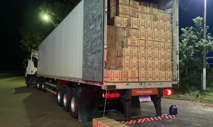 Fisco Estadual e PRF apreendem carreta transportando bebidas sem nota fiscal
