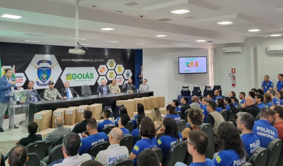 Polícia Científica entrega 519 coletes balísticos