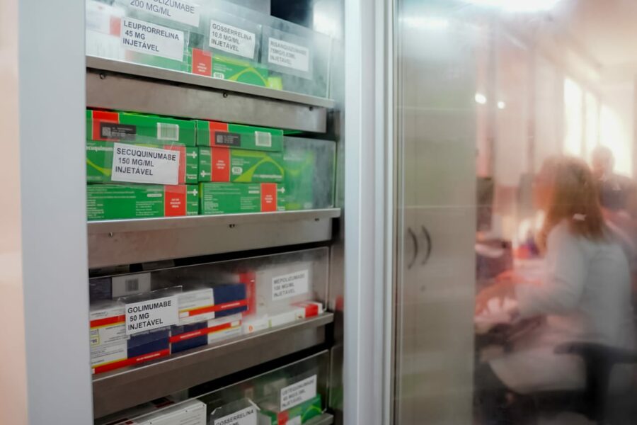 Plataformas digitais reduzem espera por medicamentos de alto custo