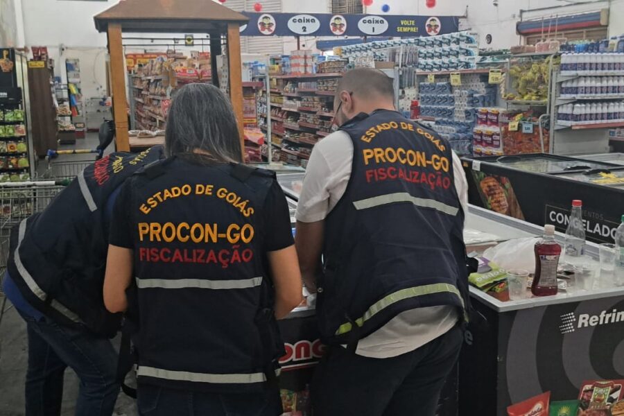 Procon apreende quase 100 kg de carnes impróprias para consumo