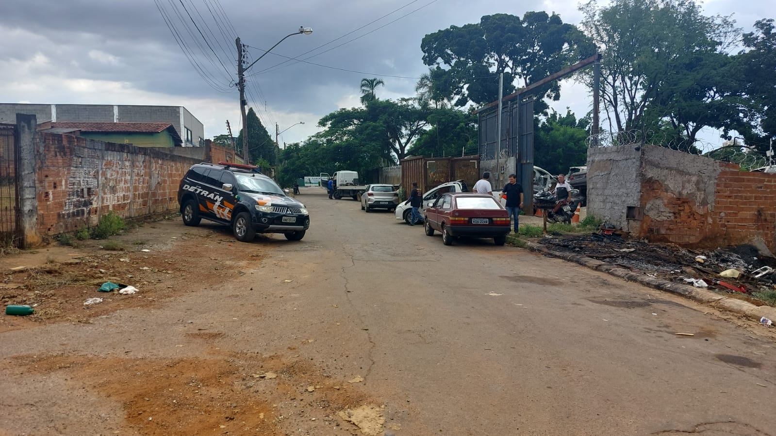 Patrulha Detran remove ônibus e fiscaliza 70 espaços públicos com carcaças abandonadas