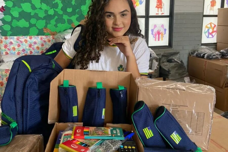 Todos os alunos das escolas estaduais vão receber mochilas e estojos