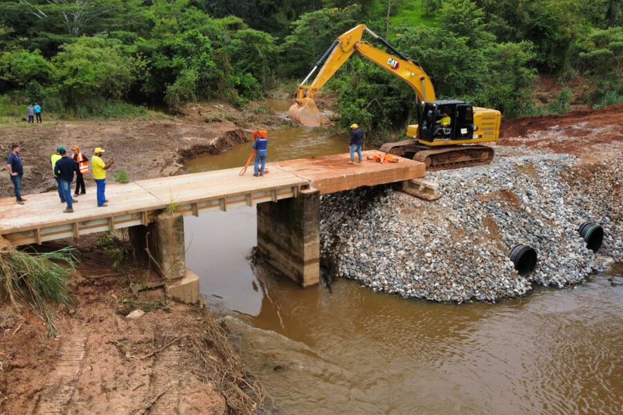 Estado entrega ponte na GO-442, em Campinaçu