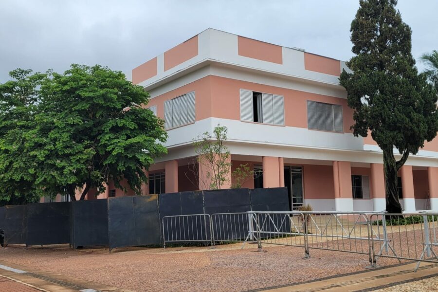Prédios da Praça Cívica recebem proteção durante Carnaval