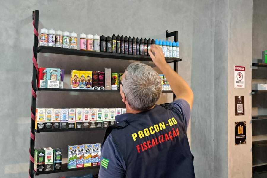 Procon Goiás apreende 1,5 mil cigarros eletrônicos em Valparaíso
