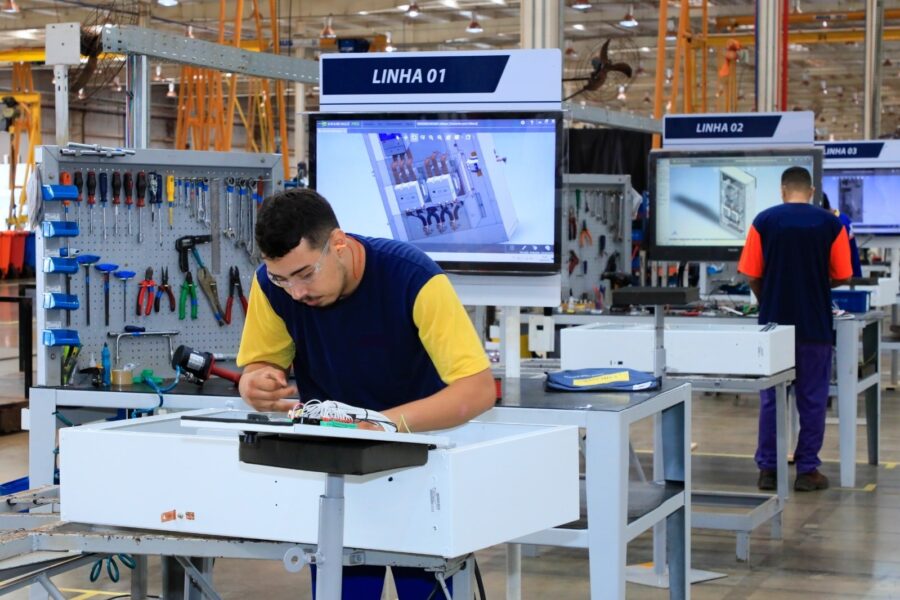 Goiás bate recorde com maior número de trabalhadores da história