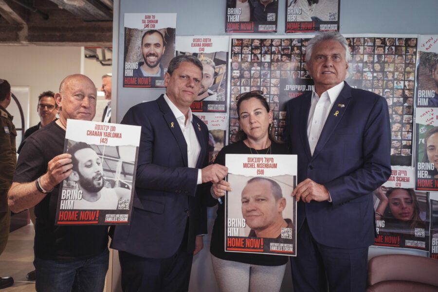 Em Israel, Caiado se encontra com familiares de sequestrados pelo Hamas