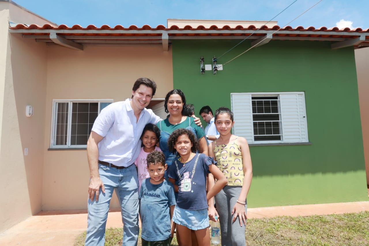 Governo entrega 30 casas a custo zero em Chapadão do Céu