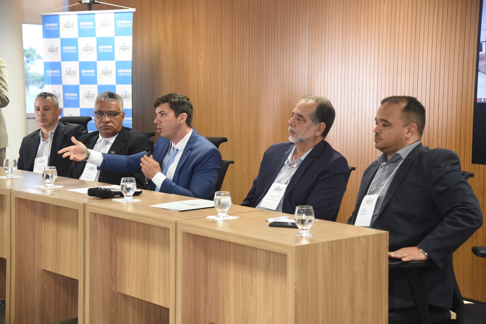 Goiás apresenta modelo de regionalização do saneamento em evento nacional