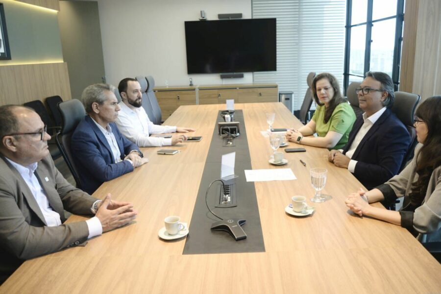 Governo e Adial assinam acordo para inserir pessoas vulneráveis no mercado de trabalho