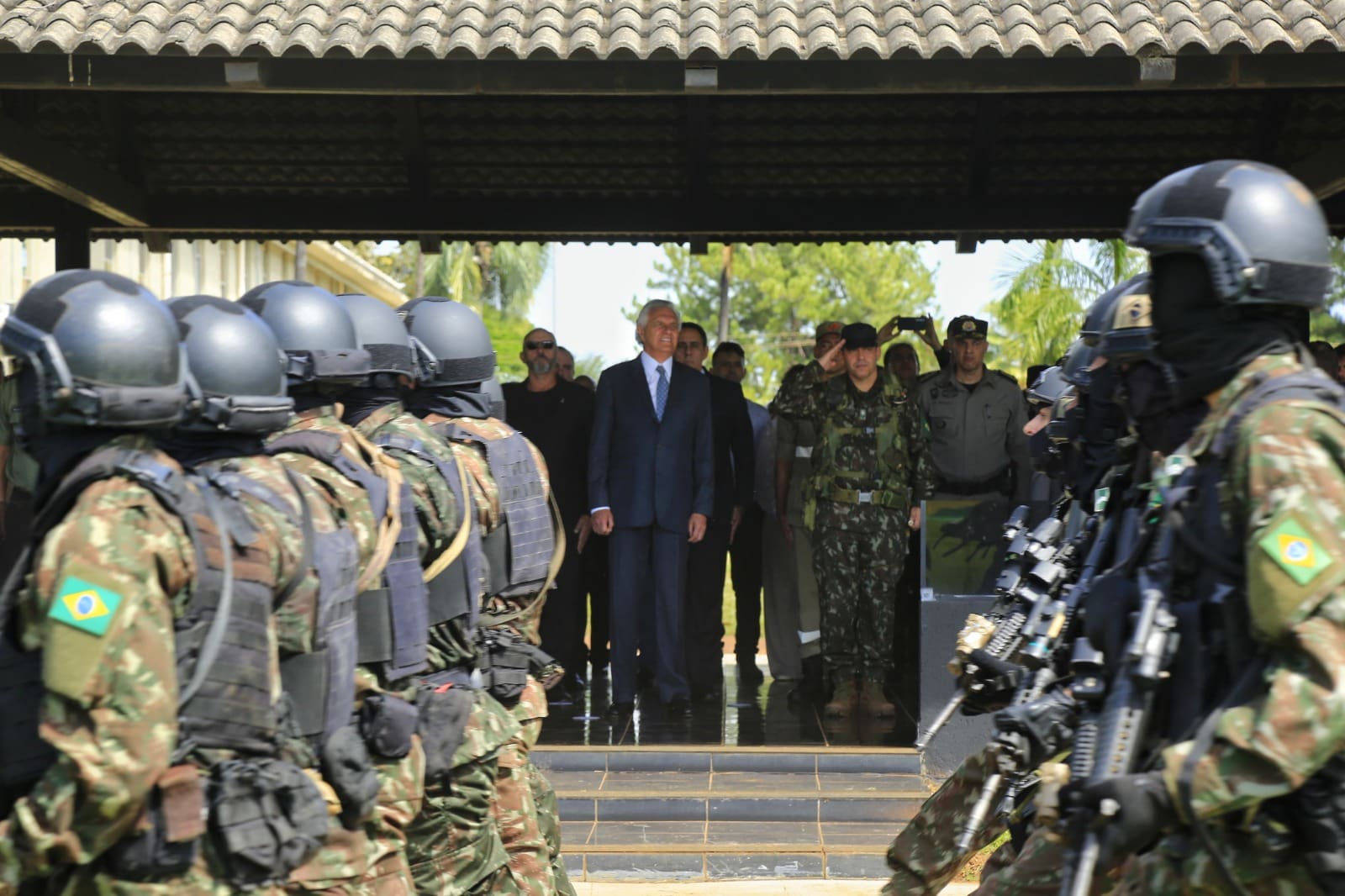 Dia do Exército: Caiado celebra parceria entre instituição e polícia