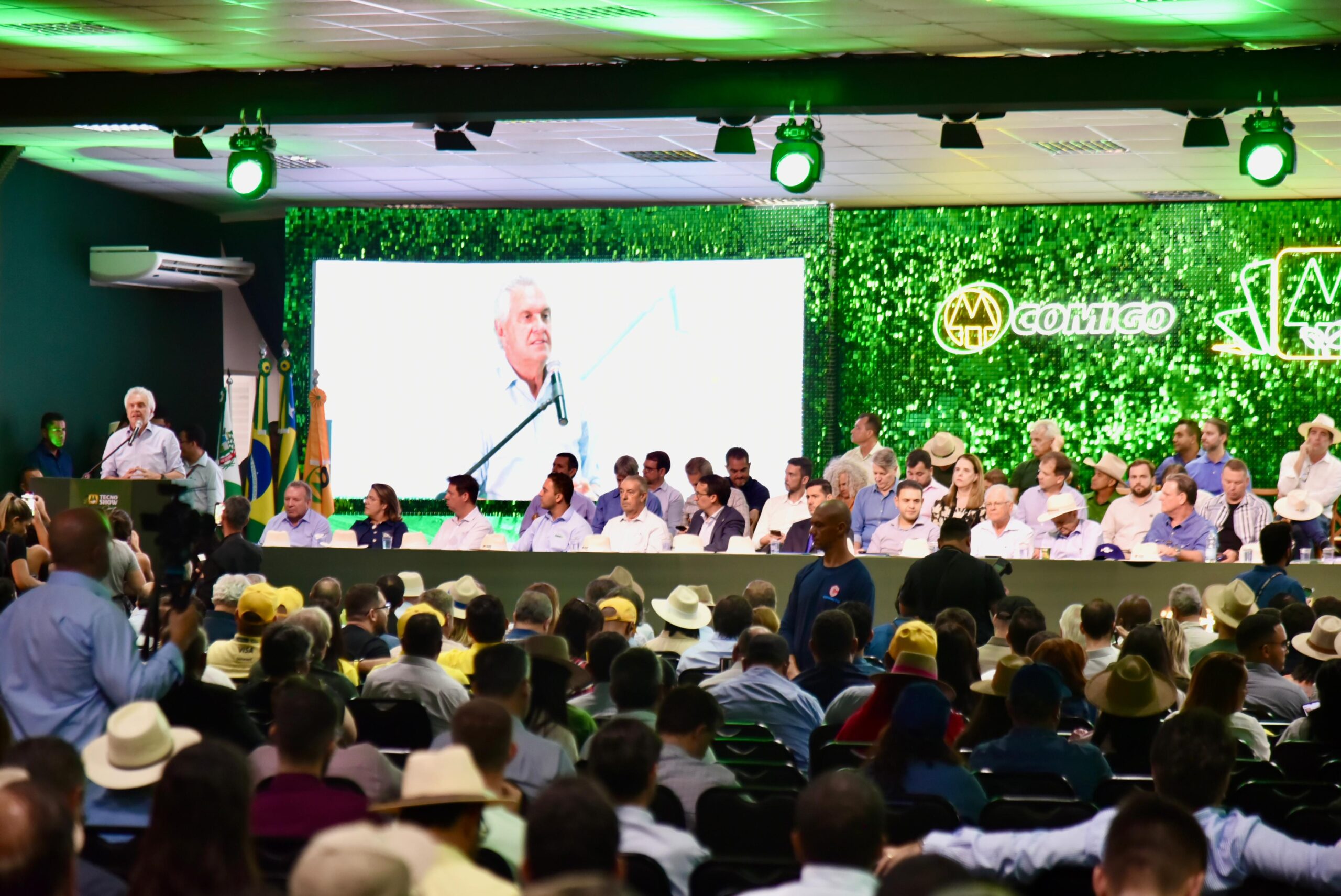 Na 21ª Tecnoshow, Caiado destaca obras de infraestrutura que beneficiam o agro