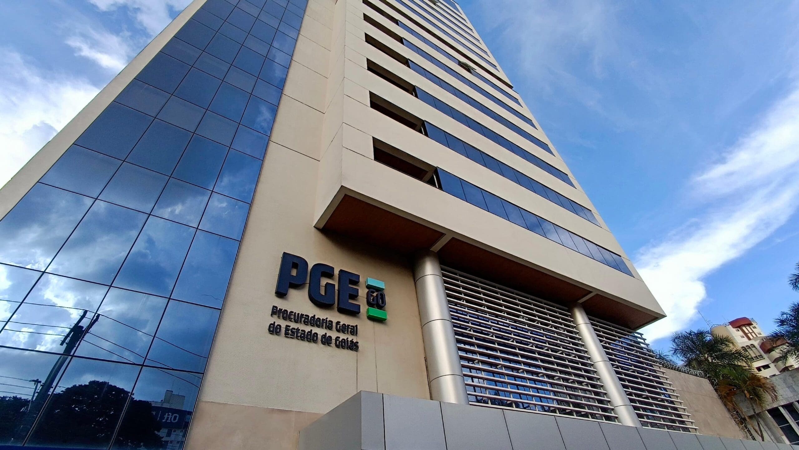 PGE publica edital de concurso público para procurador do Estado