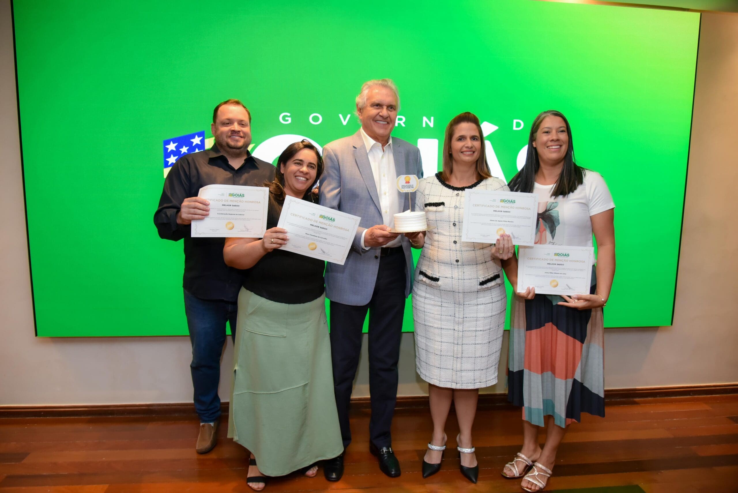 Alunos, gestores e professores que alcançaram nota “excelente” no Saeb ganham homenagem