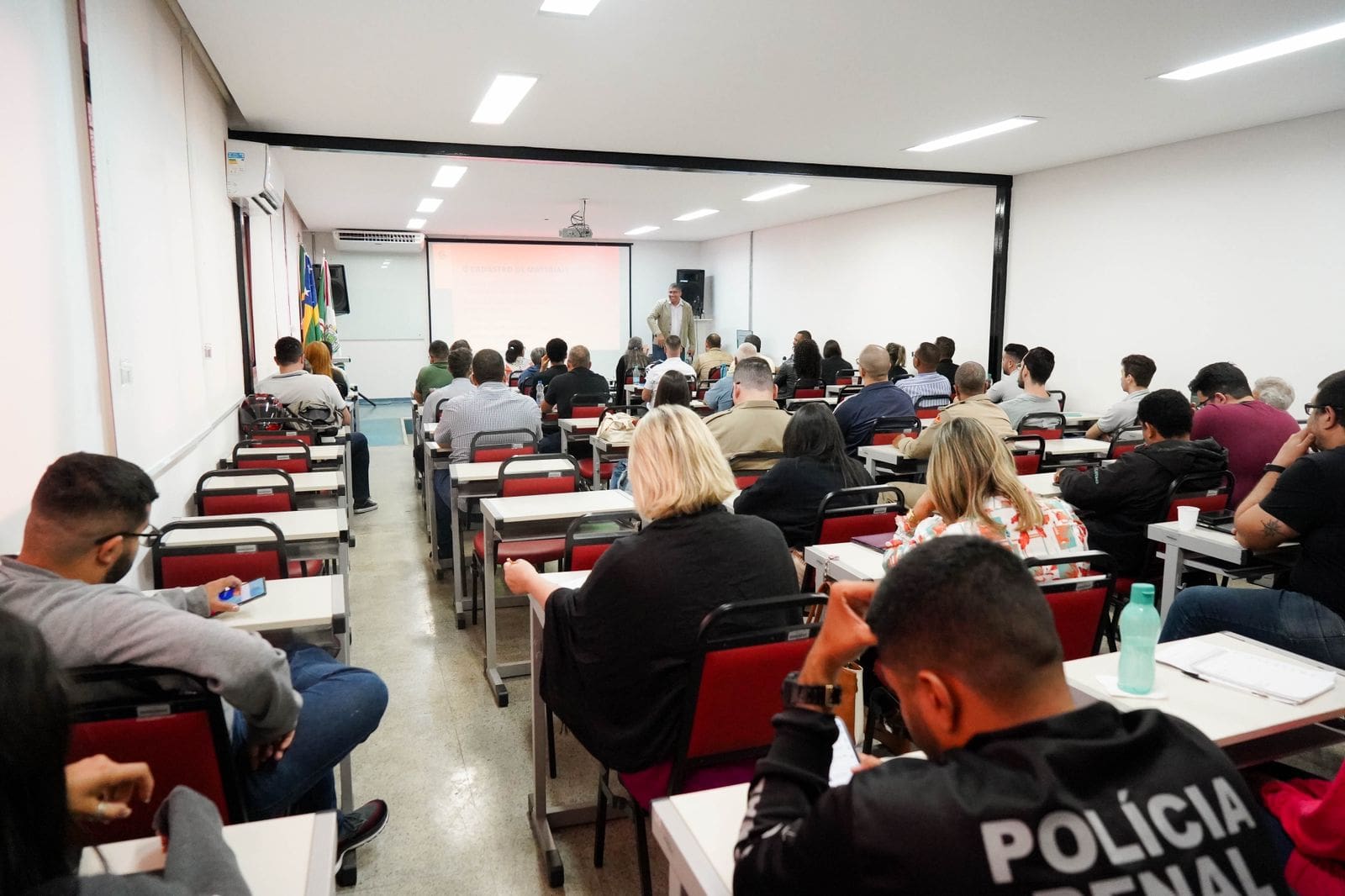 Escola de Governo alcança marca de 100 mil participações em cursos