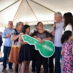 Governador entrega casas a famílias de Santa Helena