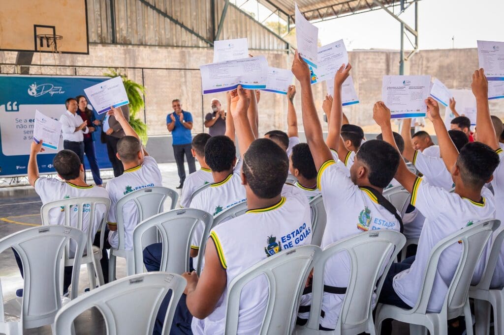 Jovens do Socioeducativo concluem cursos profissionalizantes