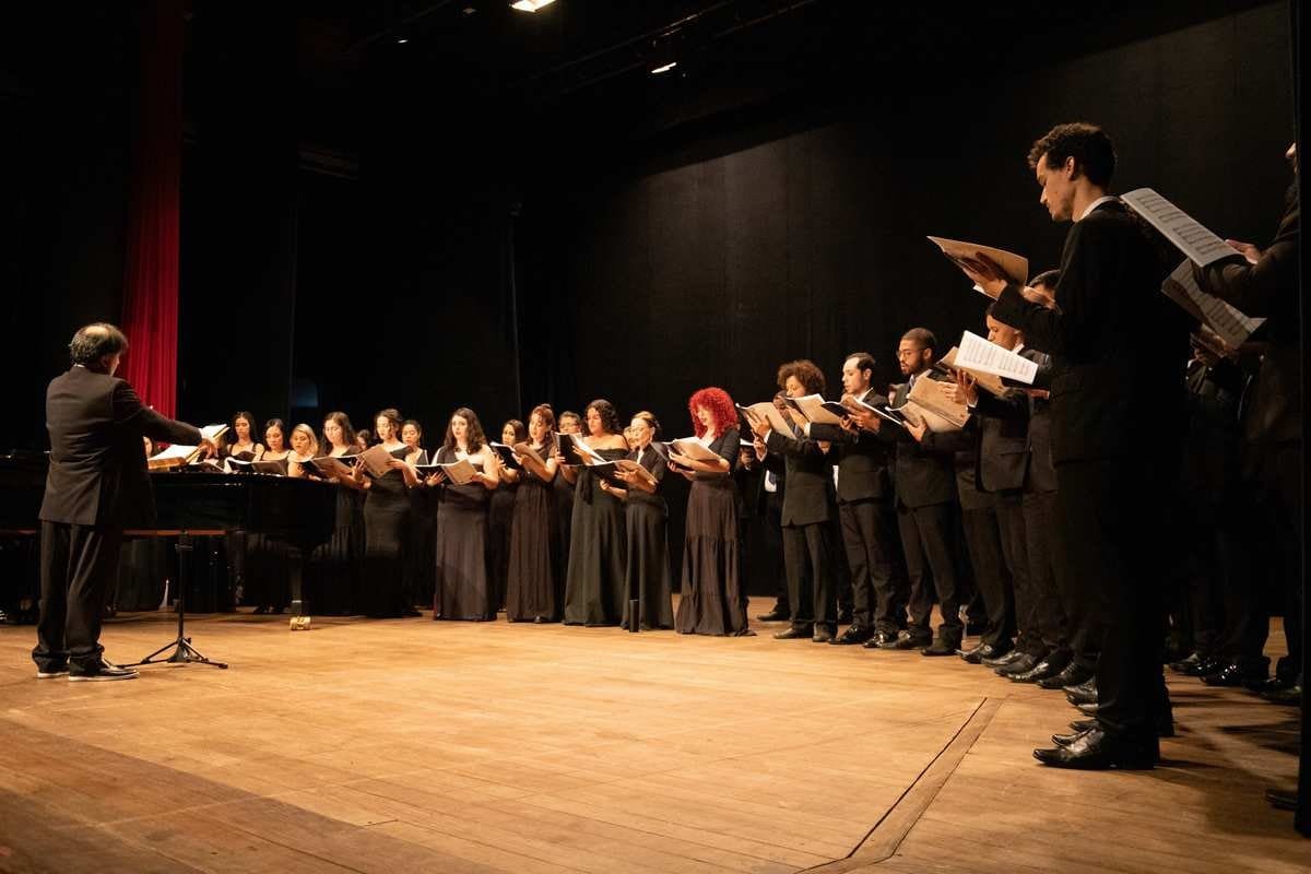 Coro Jovem e Banda dos Bombeiros fazem concerto gratuito em Goiânia