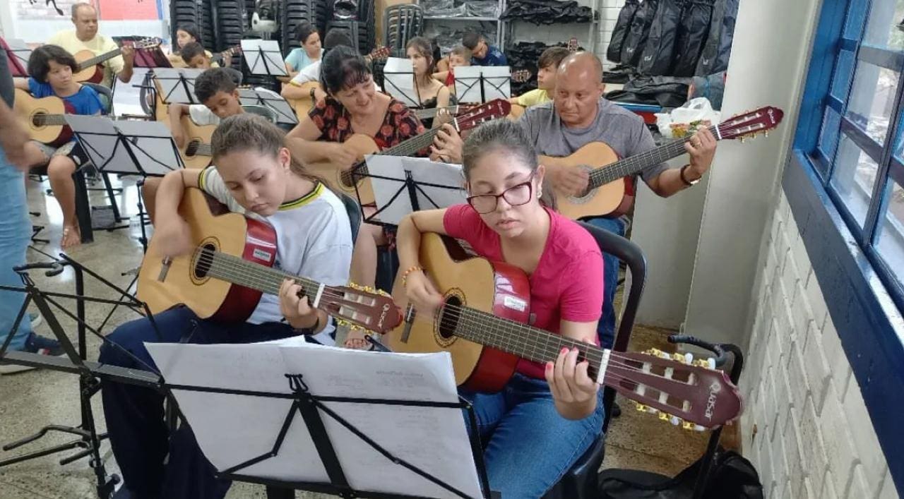 Cursos de música e teatro abrem 729 vagas em nove cidades