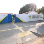 Governo entrega reconstrução de escolas no interior do estado