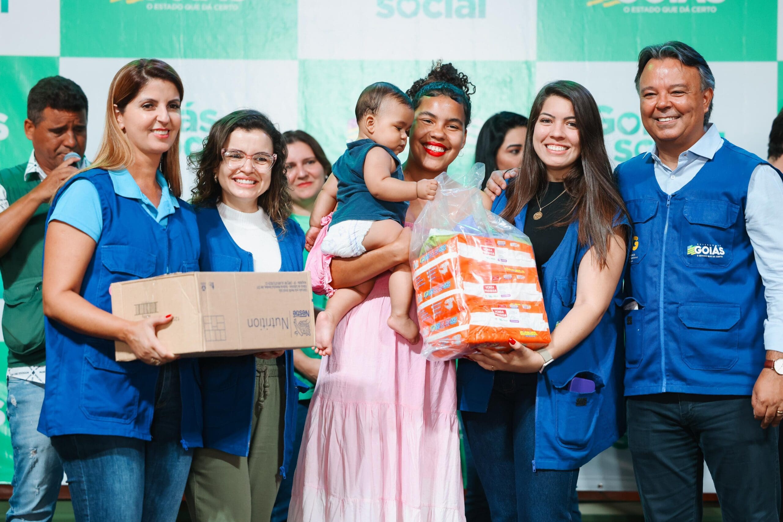 Goiás Social leva atendimentos e benefícios a famílias de Aparecida de Goiânia