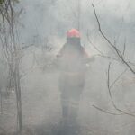 Bombeiros combatem incêndio na Chapada dos Veadeiros