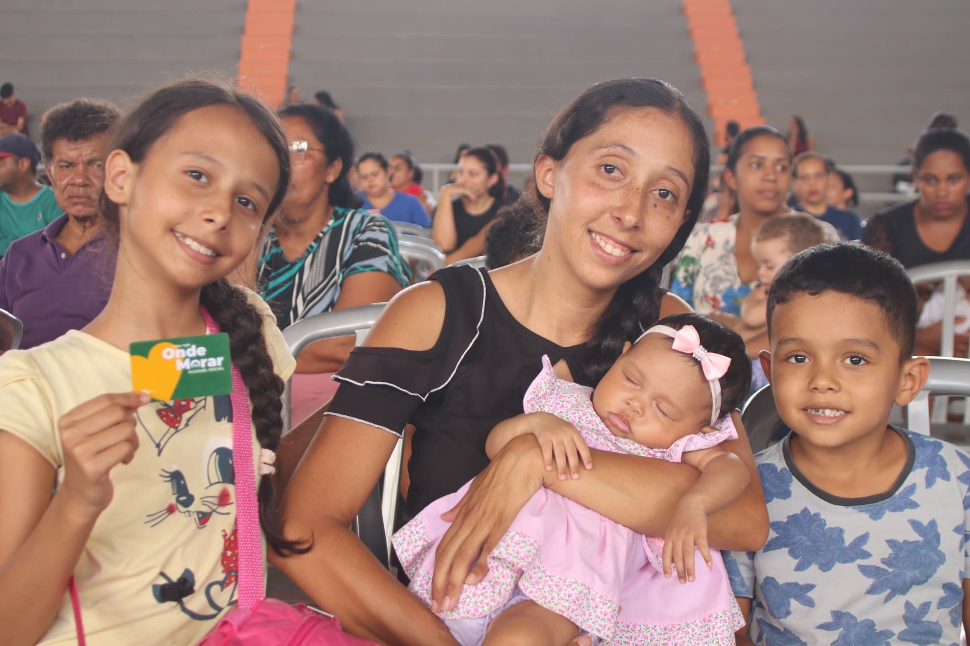 Mais de 500 cartões do Aluguel Social são entregues em Santa Helena e Iporá