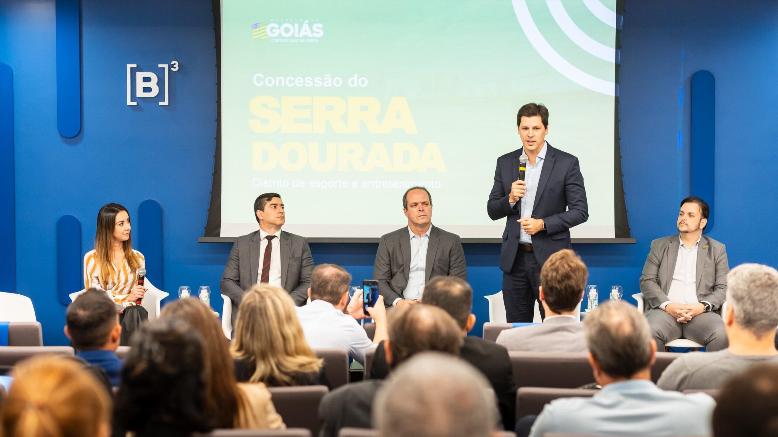 Daniel Vilela discute com investidores projeto de modernização do Serra Dourada