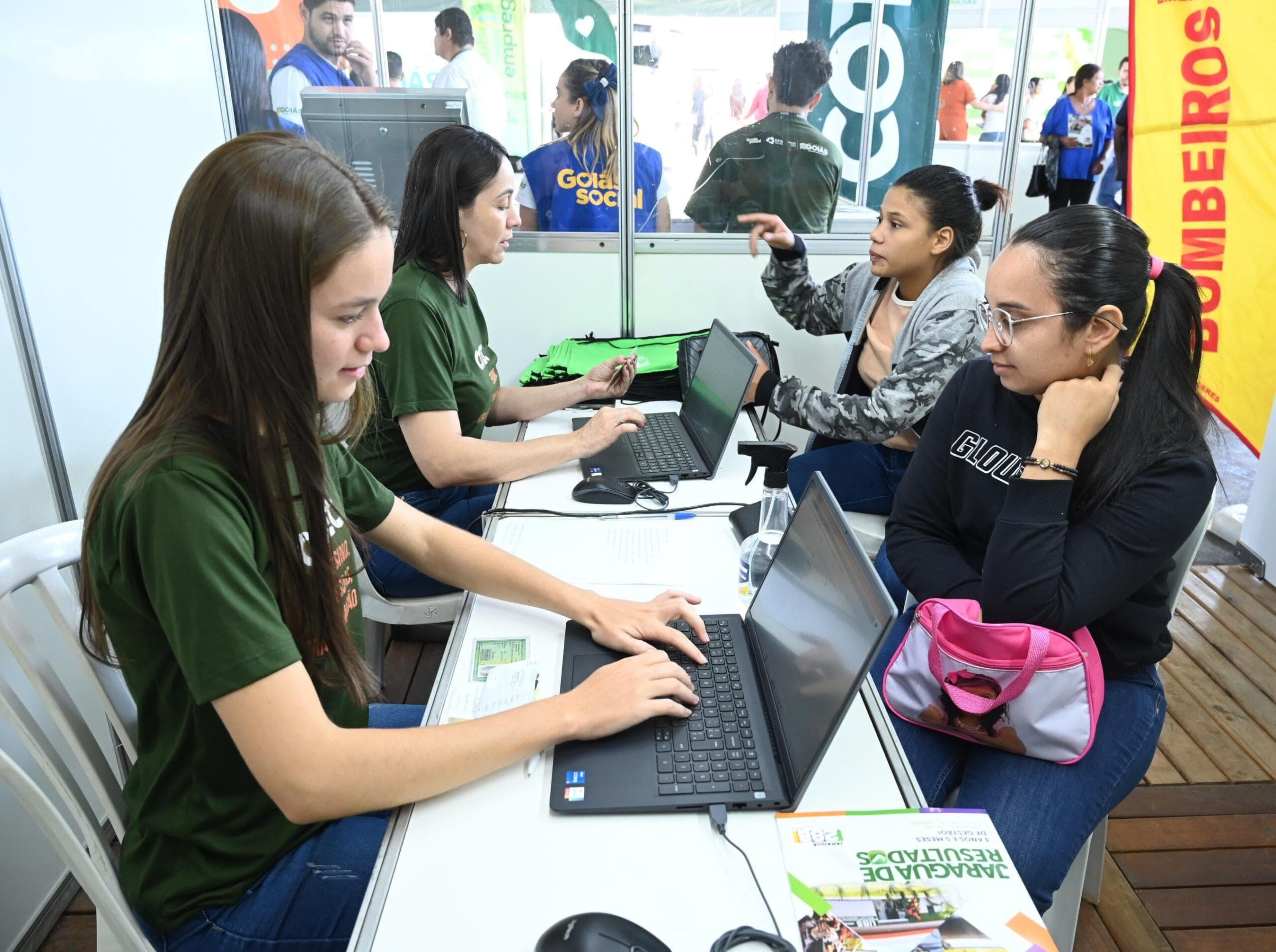 Retomada realiza Feirão de Empregos