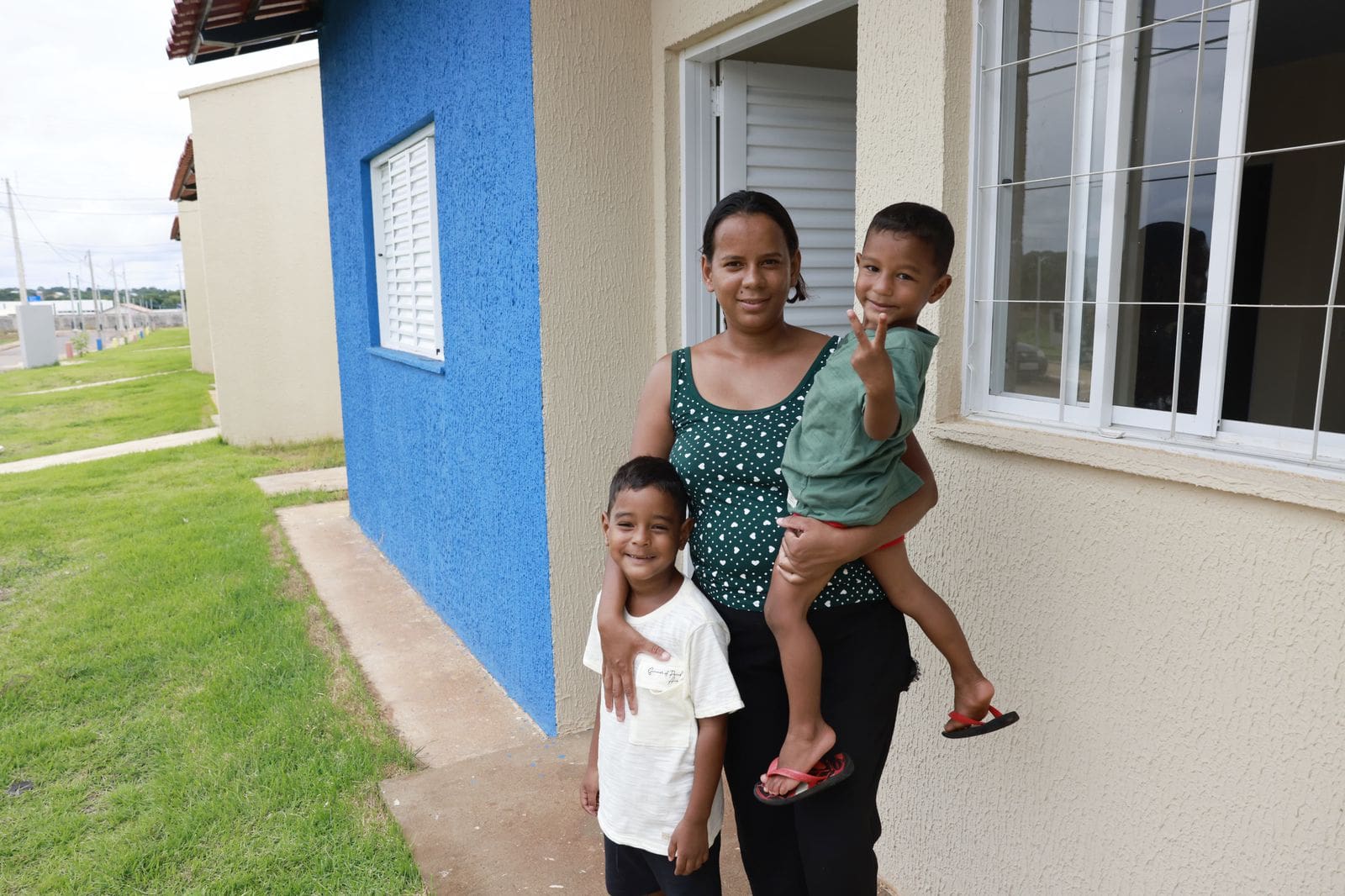 Casas a custo zero são entregues a famílias de Campos Verdes