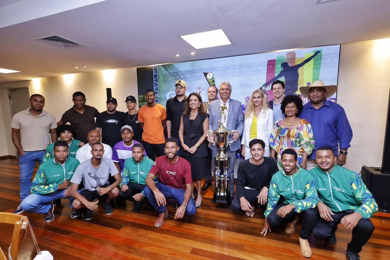 Caiado e Gracinha recebem campeões da Copa Nacional Quilombola de Futebol